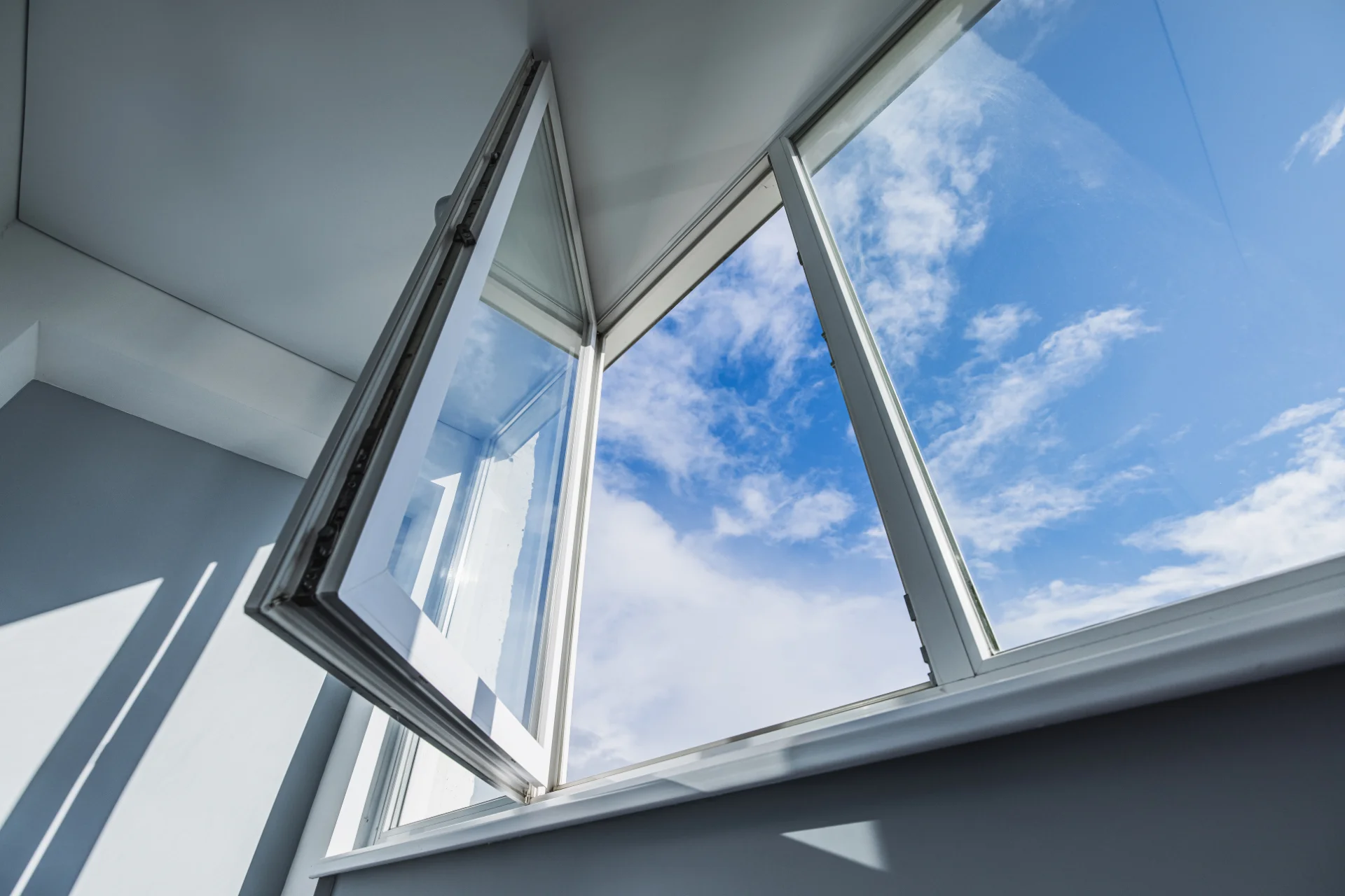 VLX 80 Casement Window in Houston, TX | Westlight Windows Houston - detail 1